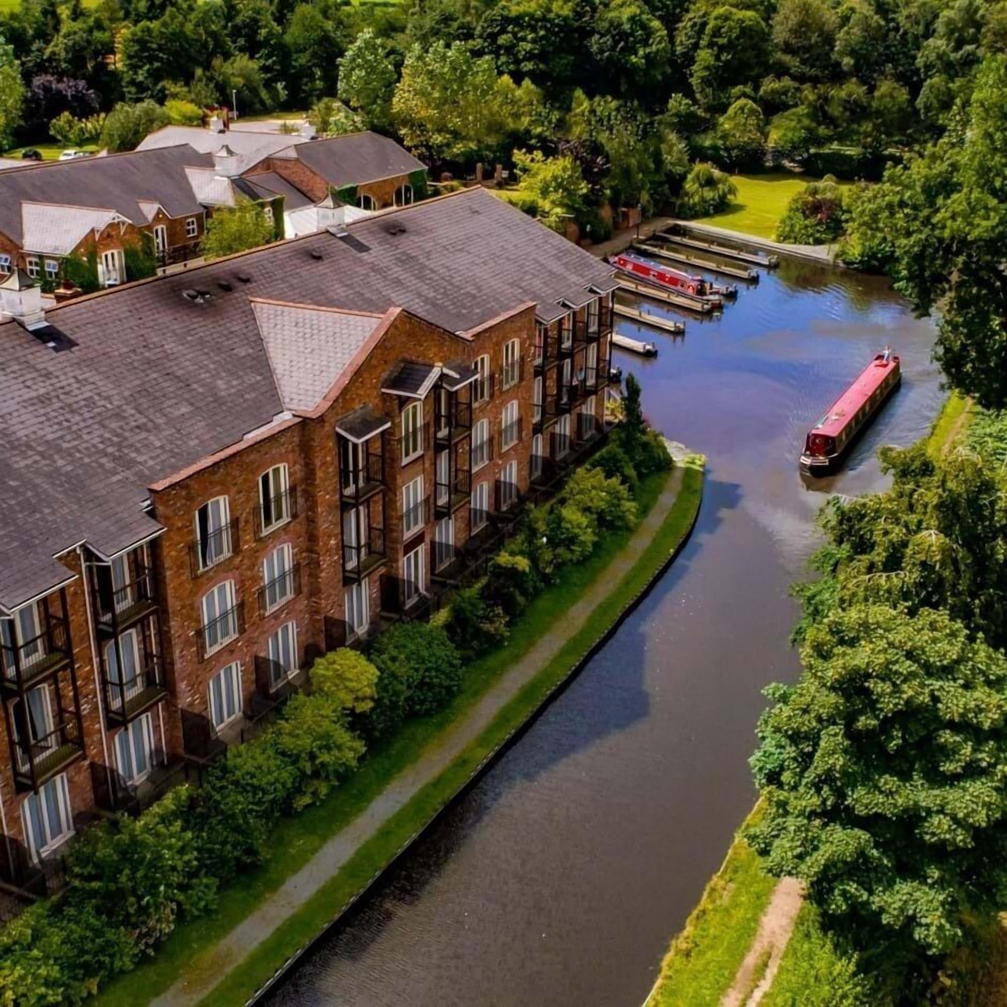 Lion Quays Hotel 4*