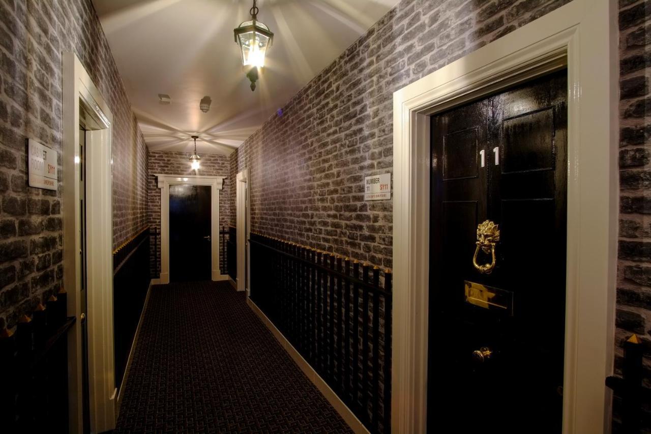 Lion Quays 4*