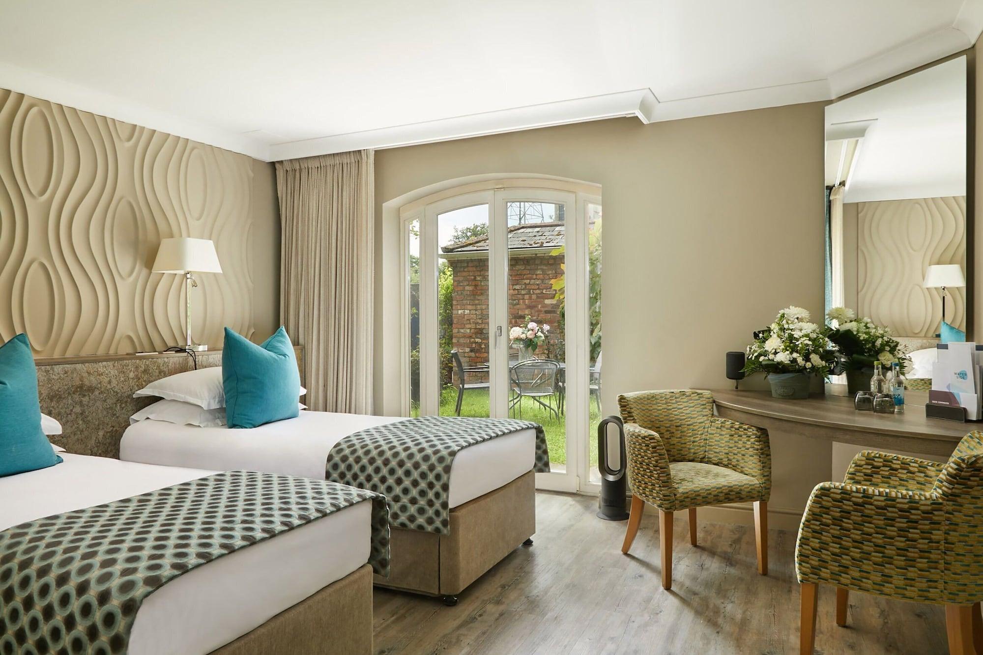 Hotel Lion Quays 4*