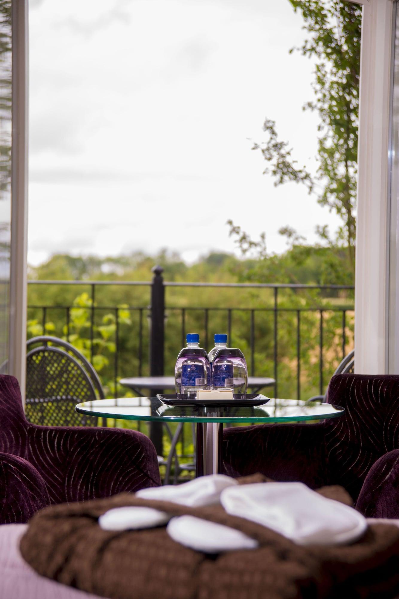 Отель Lion Quays 4*