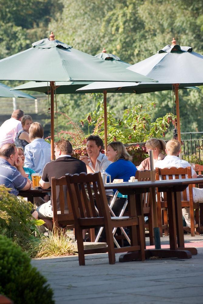 Hotel Lion Quays Chirk